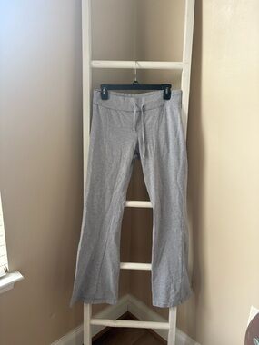 Brandy Melville  Gray straight leg sweatpants